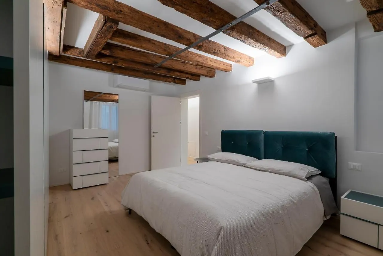 Apartment San Stae Glamour Venice Italy
